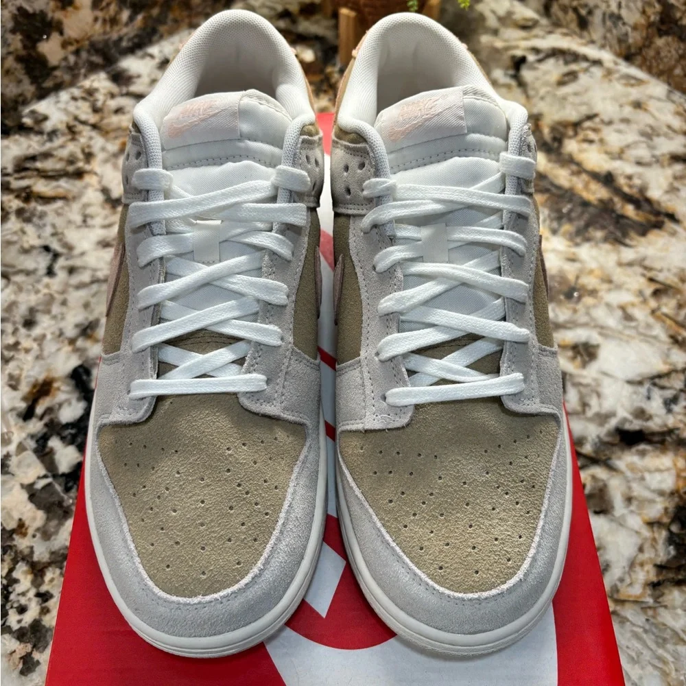 Nike Suede Sneakers in tan and Pink NEW - Picture 3 of 9